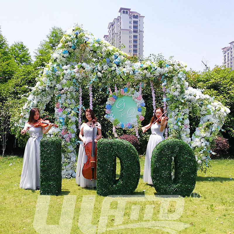 字母形狀的仿真植物